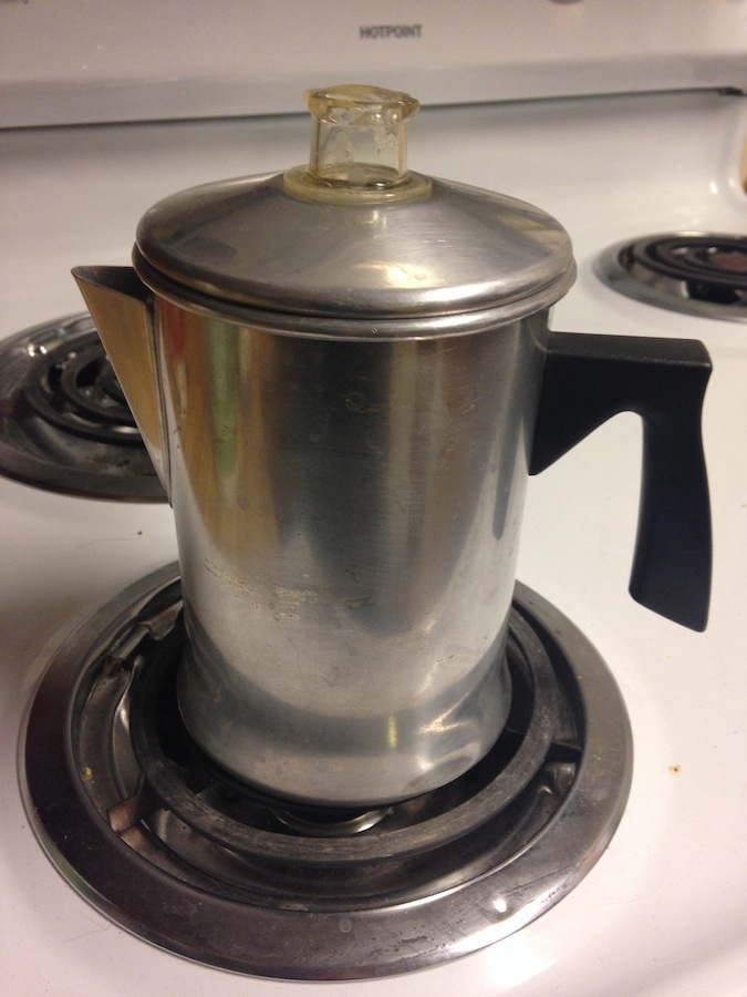 http://www.starling-travel.com/wp-content/uploads/How-To-Make-Coffee-With-A-Percolator-from-Starling-Travel-1.jpg